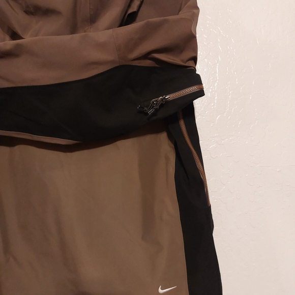 Nike ACG Storm-Fit ADV GORE-TEX "Misery Ridge" Women's Jacket. - Picture 5 of 9